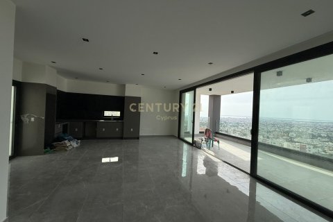 3 bedrooms Penthouse in Limassol, Cyprus No. 56046