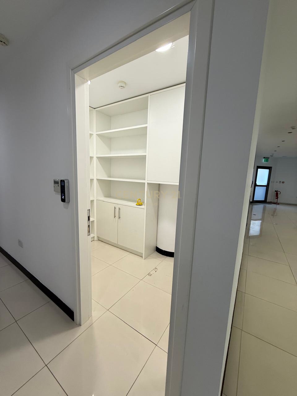 326m2 Office in Mesa Geitonia, Limassol, Cyprus No. 53426