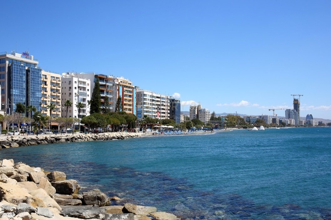 3 bedrooms Apartment in Limassol, Cyprus No. 30601