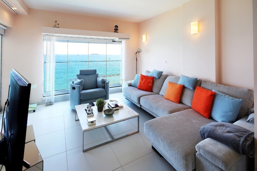 3 bedrooms Apartment in Limassol, Cyprus No. 30601