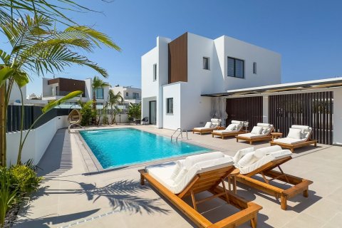 3 bedrooms Villa in Protaras, Ammochostos,  No. 45842 3