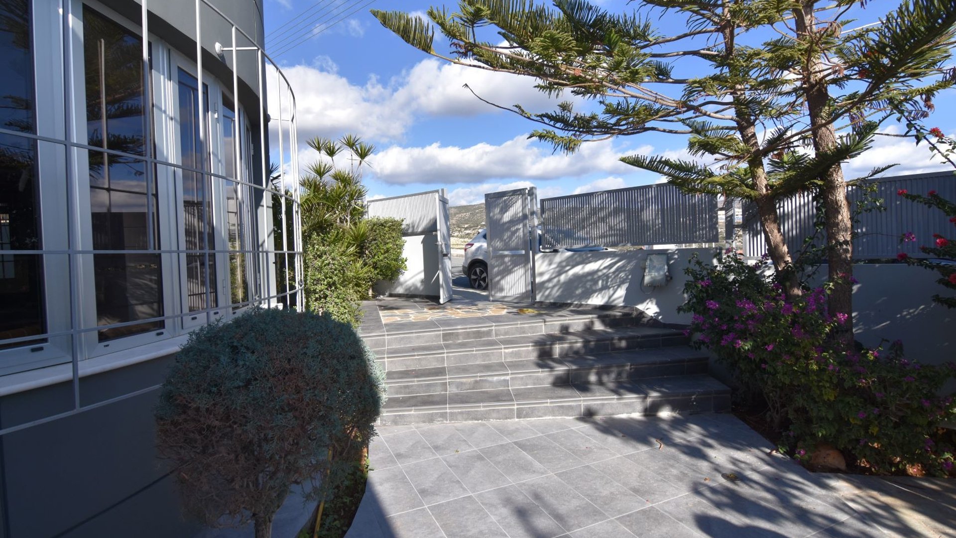 5 bedrooms Villa in Agios Athanasios, Limassol, Cyprus No. 28176