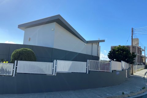 5 bedrooms Villa in Agios Athanasios, Limassol, Cyprus No. 28176