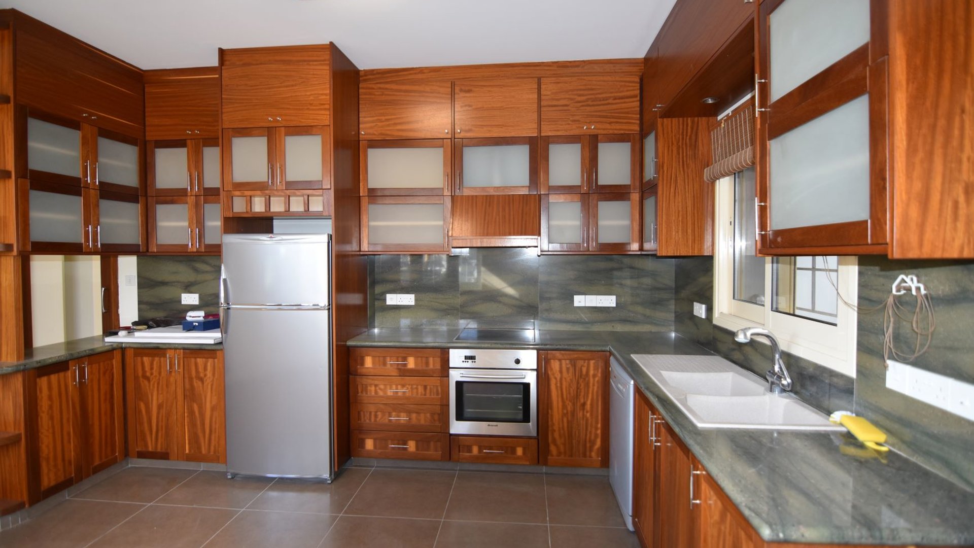 5 bedrooms Villa in Agios Athanasios, Limassol, Cyprus No. 28176