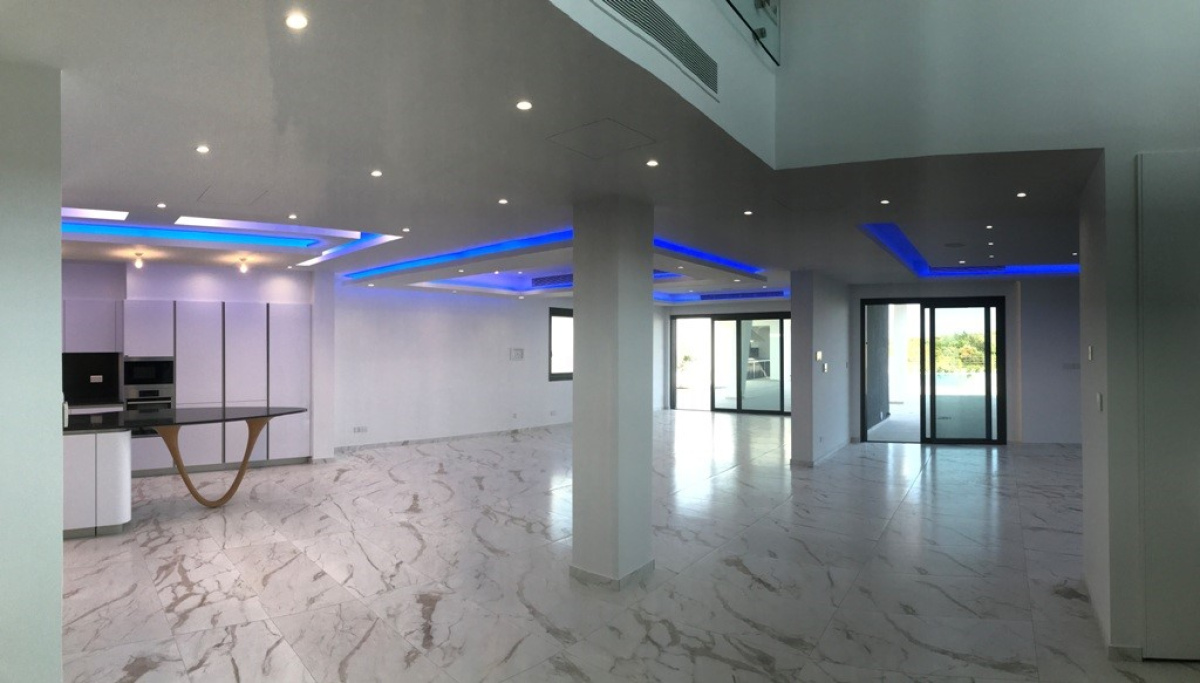 6 bedrooms Villa in Limassol, Cyprus No. 38439