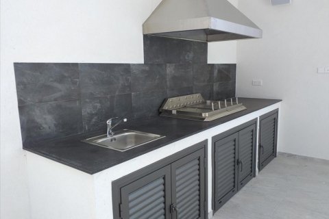 6 bedrooms Villa in Limassol,  No. 38439 15