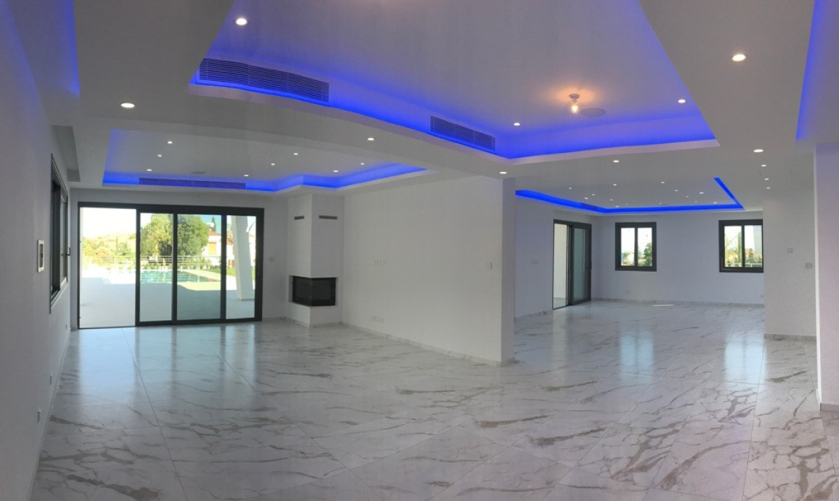6 bedrooms Villa in Limassol, Cyprus No. 38439