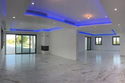 6 bedrooms Villa in Limassol,  No. 38439 5