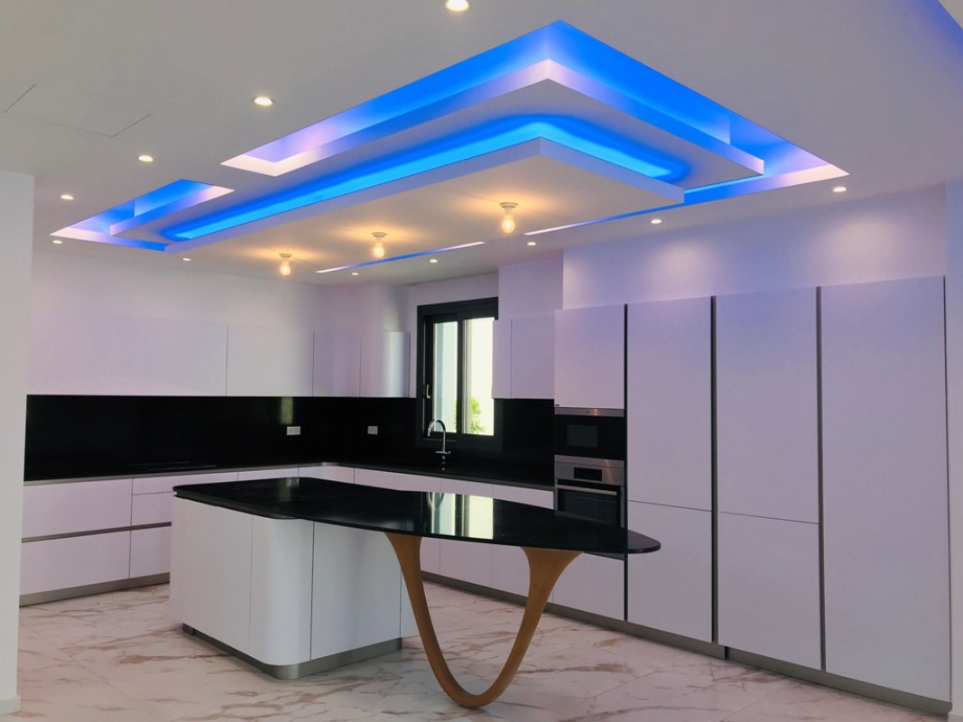 6 bedrooms Villa in Limassol, Cyprus No. 38439