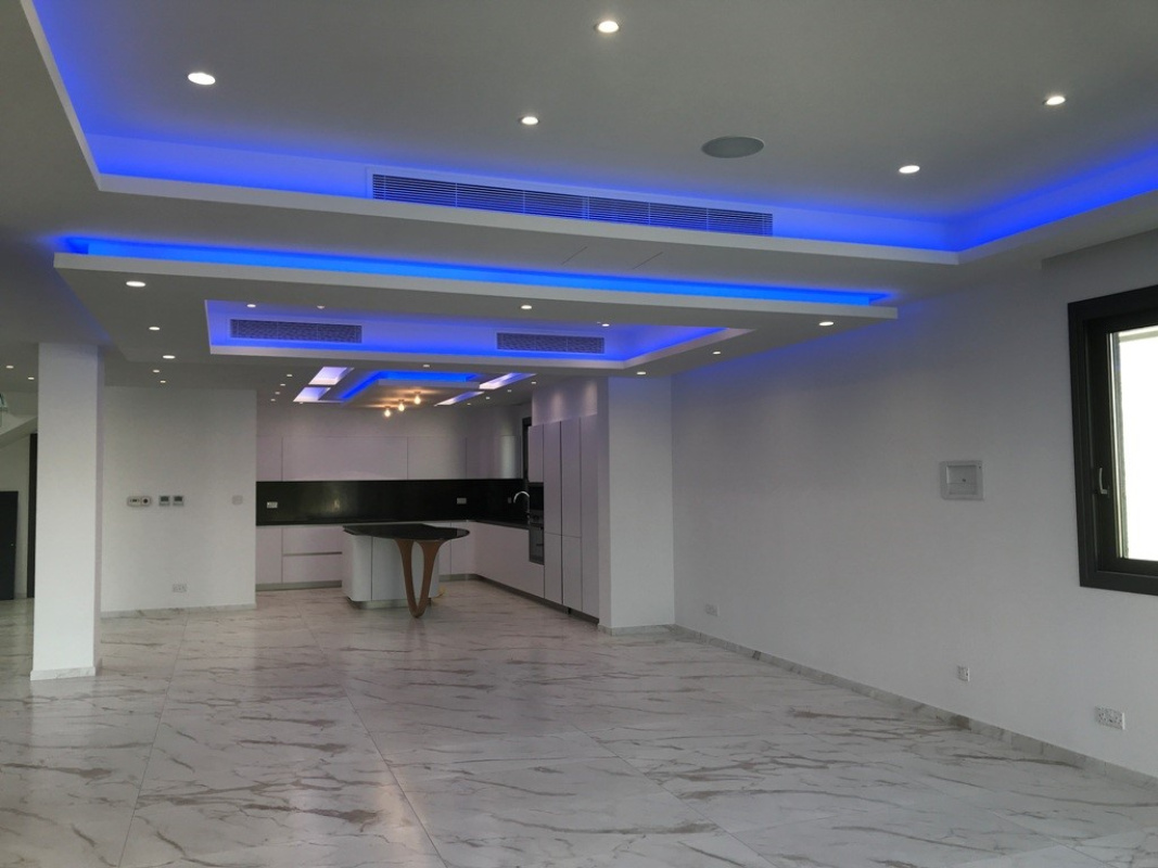 6 bedrooms Villa in Limassol, Cyprus No. 38439