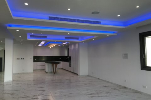 6 bedrooms Villa in Limassol,  No. 38439 4