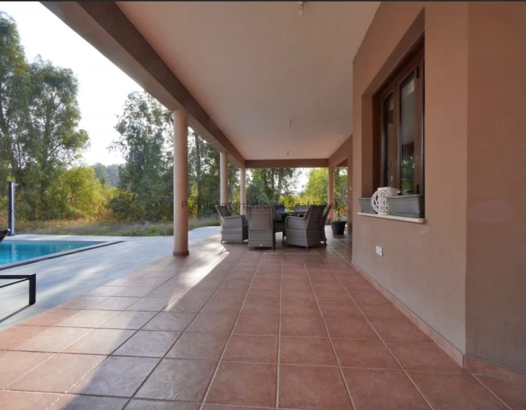 4 bedrooms Villa in Mosfiloti, Larnaka, Cyprus No. 56597