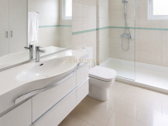 3 bedrooms Duplex in Limassol, Cyprus No. 55061