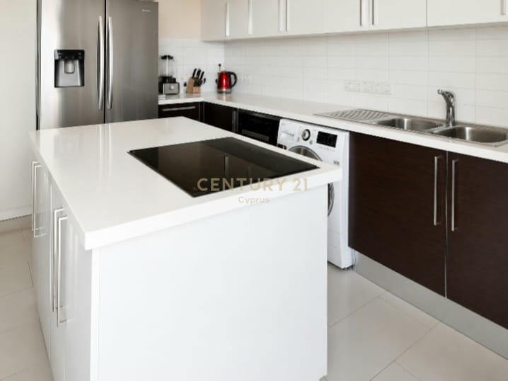 3 bedrooms Duplex in Limassol, Cyprus No. 55061