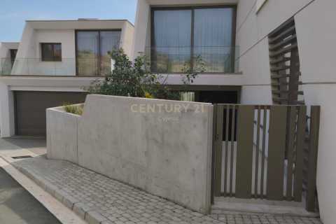 4 dormitorios Villa en Mouttagiaka, Limassol,  No. 55066 3