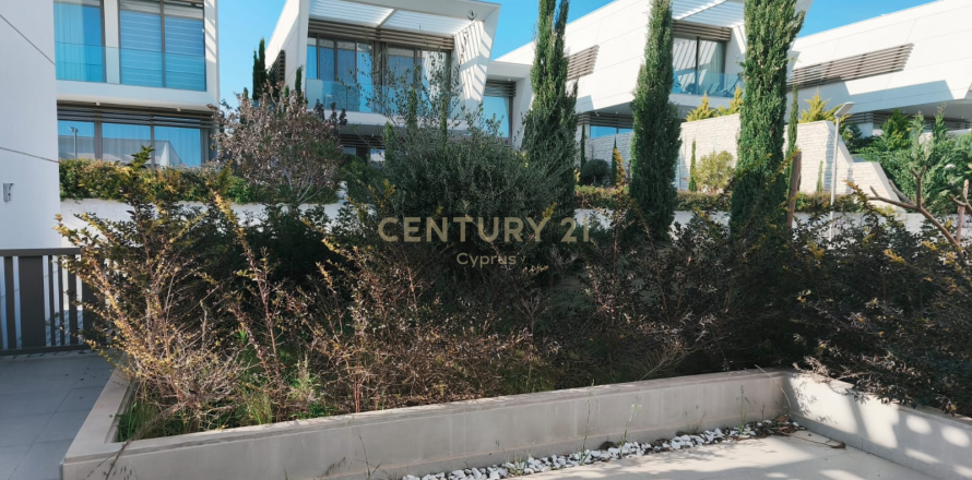 4 dormitorios Villa en Mouttagiaka, Limassol,  No. 55066