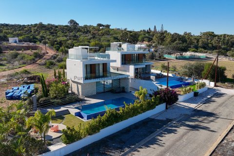 4 bedrooms Villa in Protaras, Ammochostos, No. 7716