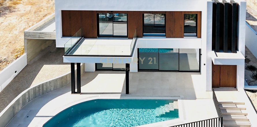3 dormitorios Villa en Germasogeia, Limassol,  No. 35575