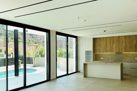3 dormitorios Villa en Germasogeia, Limassol,  No. 35575 6