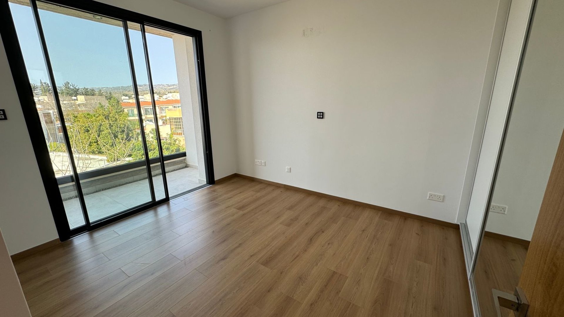 3 bedrooms Apartment in Kissonerga, Paphos, Cyprus No. 30144