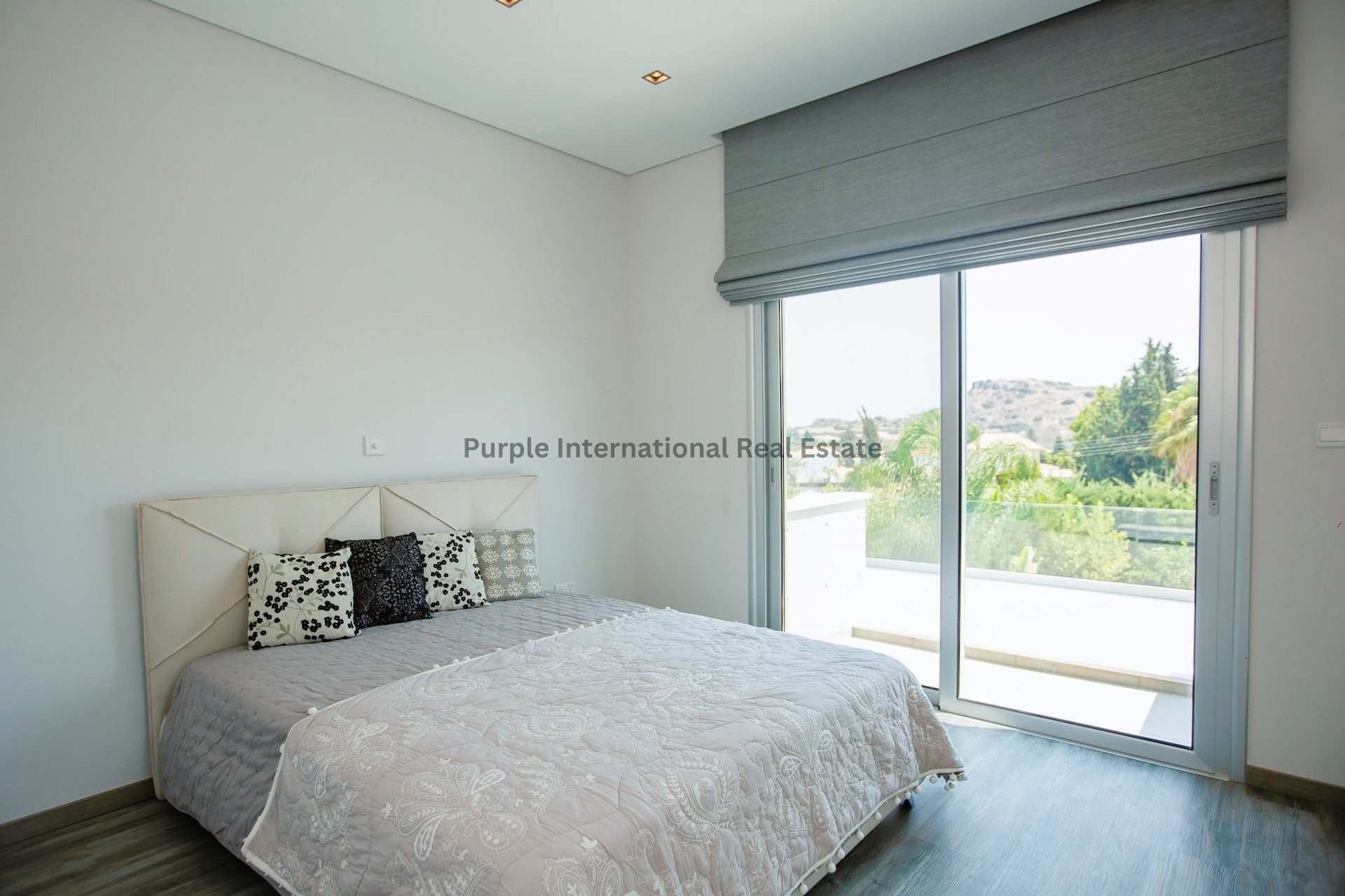 4 bedrooms Villa in Agios Tychonas, Limassol, Cyprus No. 8234