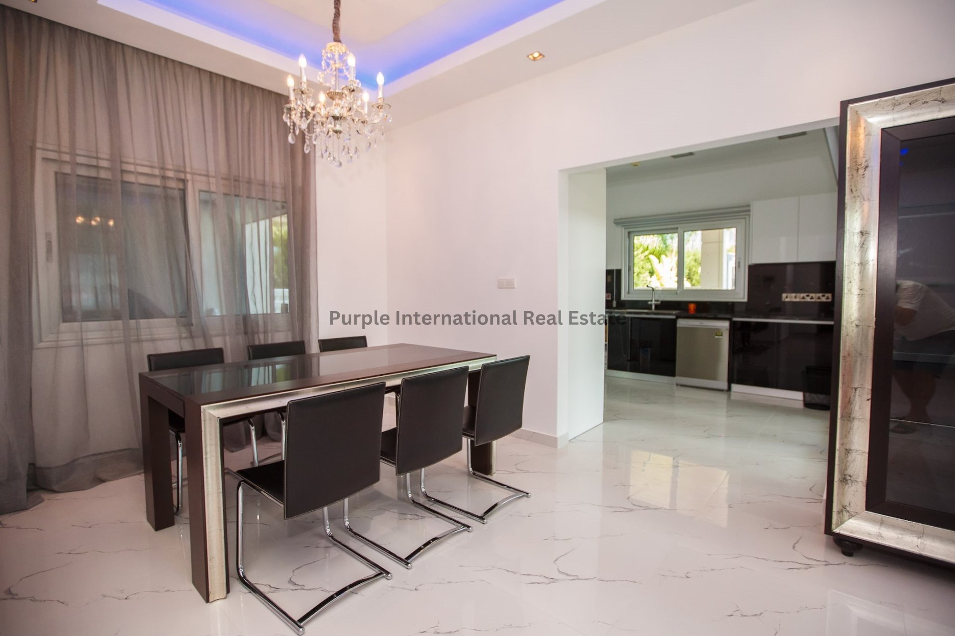 4 bedrooms Villa in Agios Tychonas, Limassol, Cyprus No. 8234