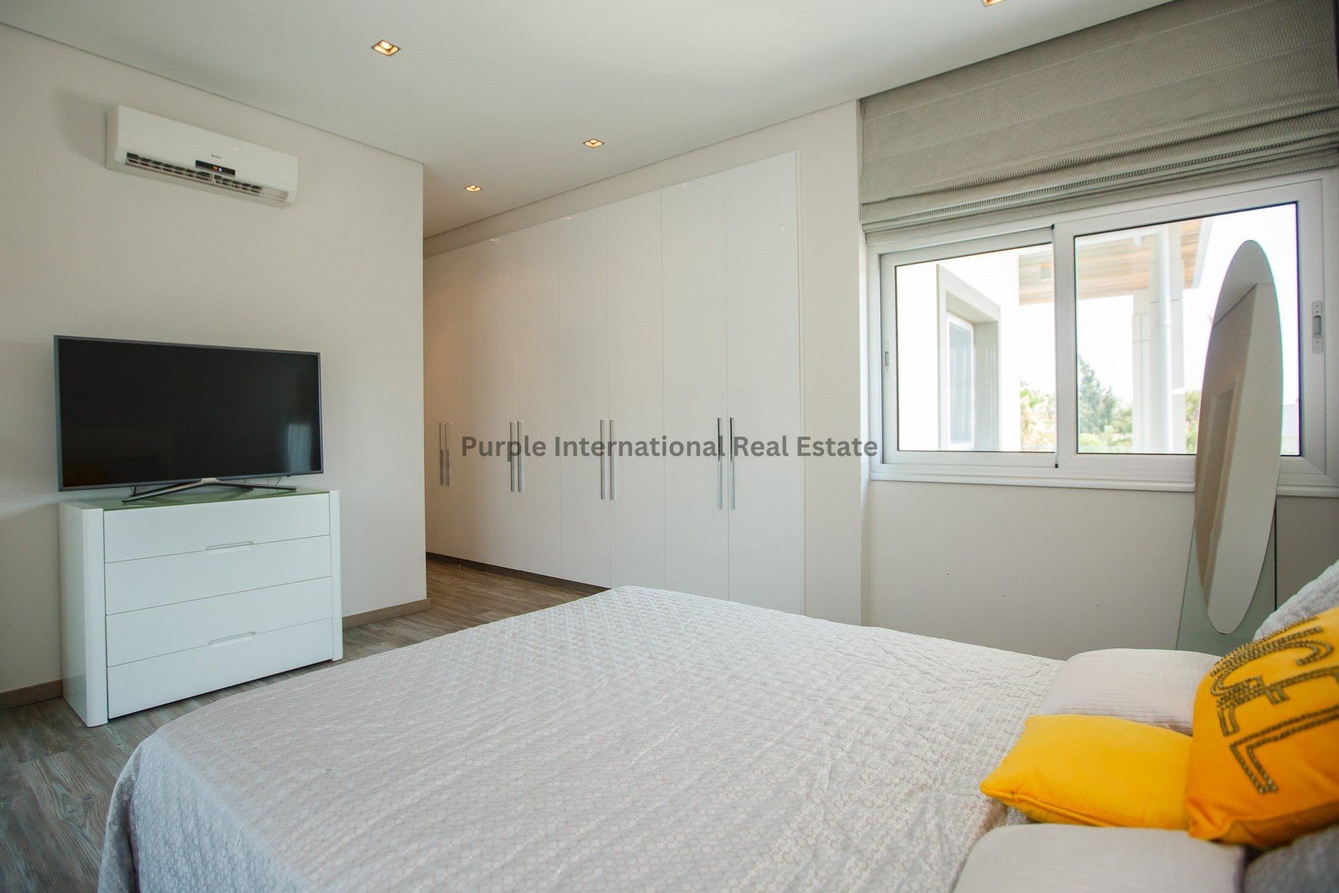 4 bedrooms Villa in Agios Tychonas, Limassol, Cyprus No. 8234
