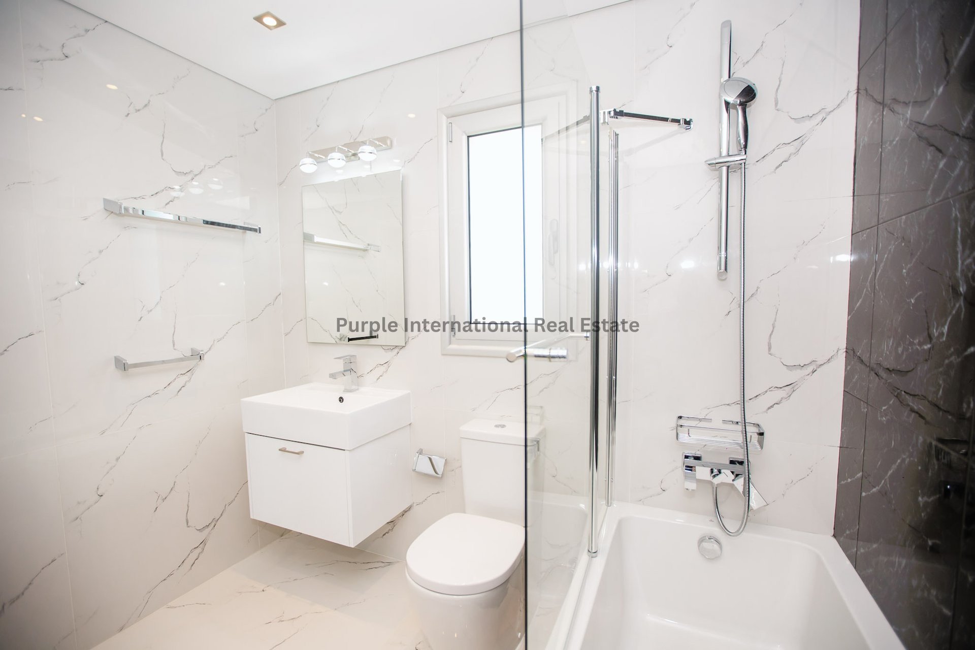 4 bedrooms Villa in Agios Tychonas, Limassol, Cyprus No. 8234