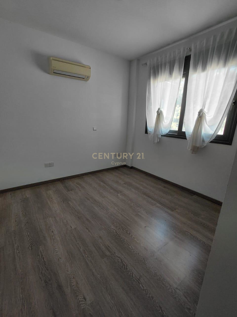 3 bedrooms Apartment in Mesa Geitonia, Limassol, Cyprus No. 55116