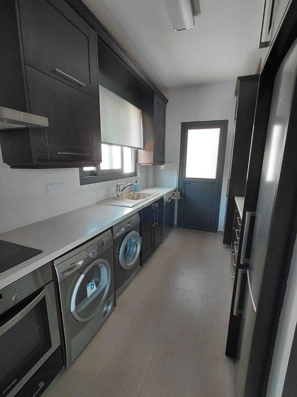 3 bedrooms Apartment in Mesa Geitonia, Limassol, Cyprus No. 55116