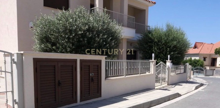 3 dormitorios Villa en Agios Tychonas, Limassol,  No. 55119