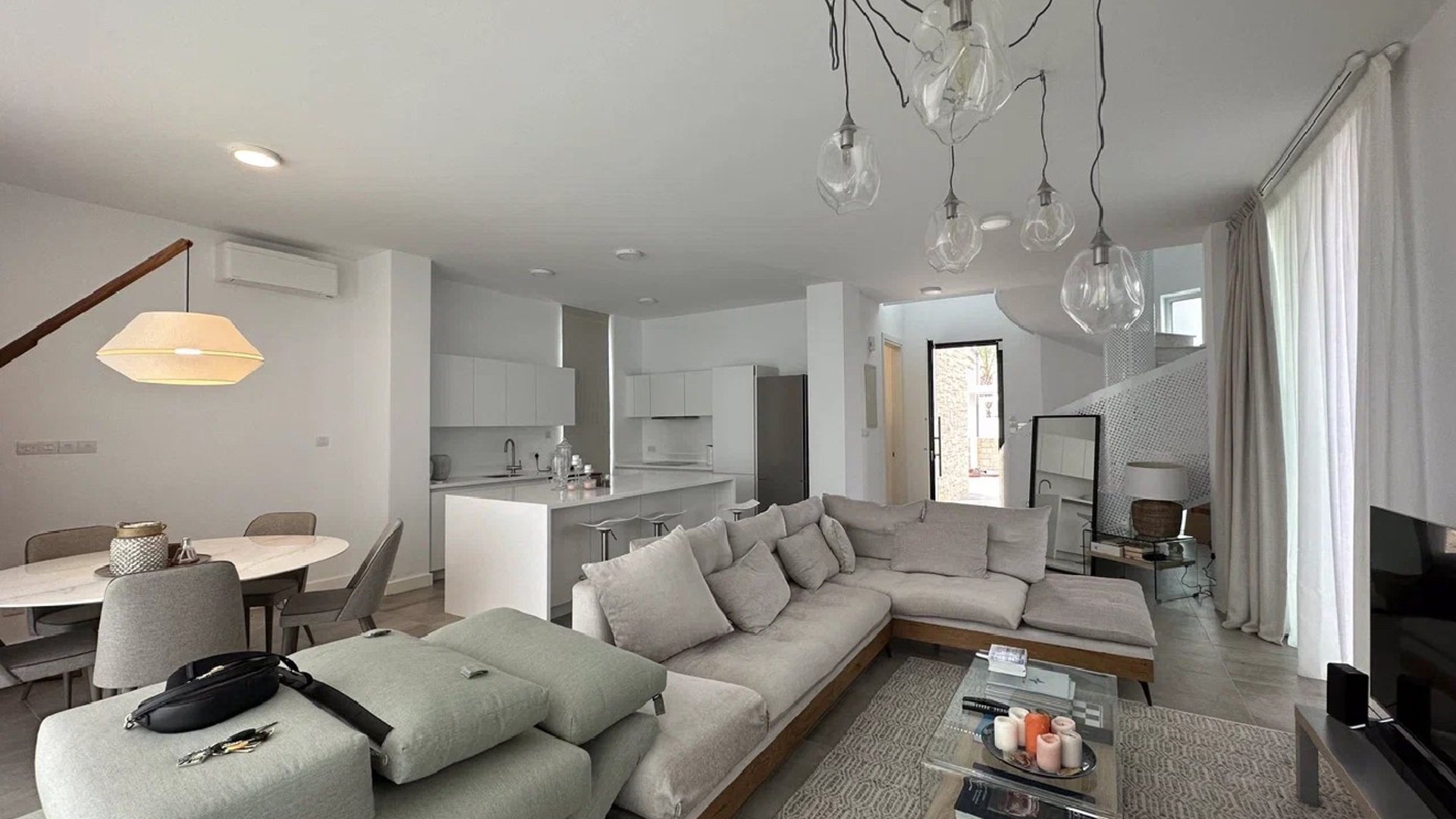 4 bedrooms Villa in Coral Bay, Pegeia, Paphos, Cyprus No. 28696