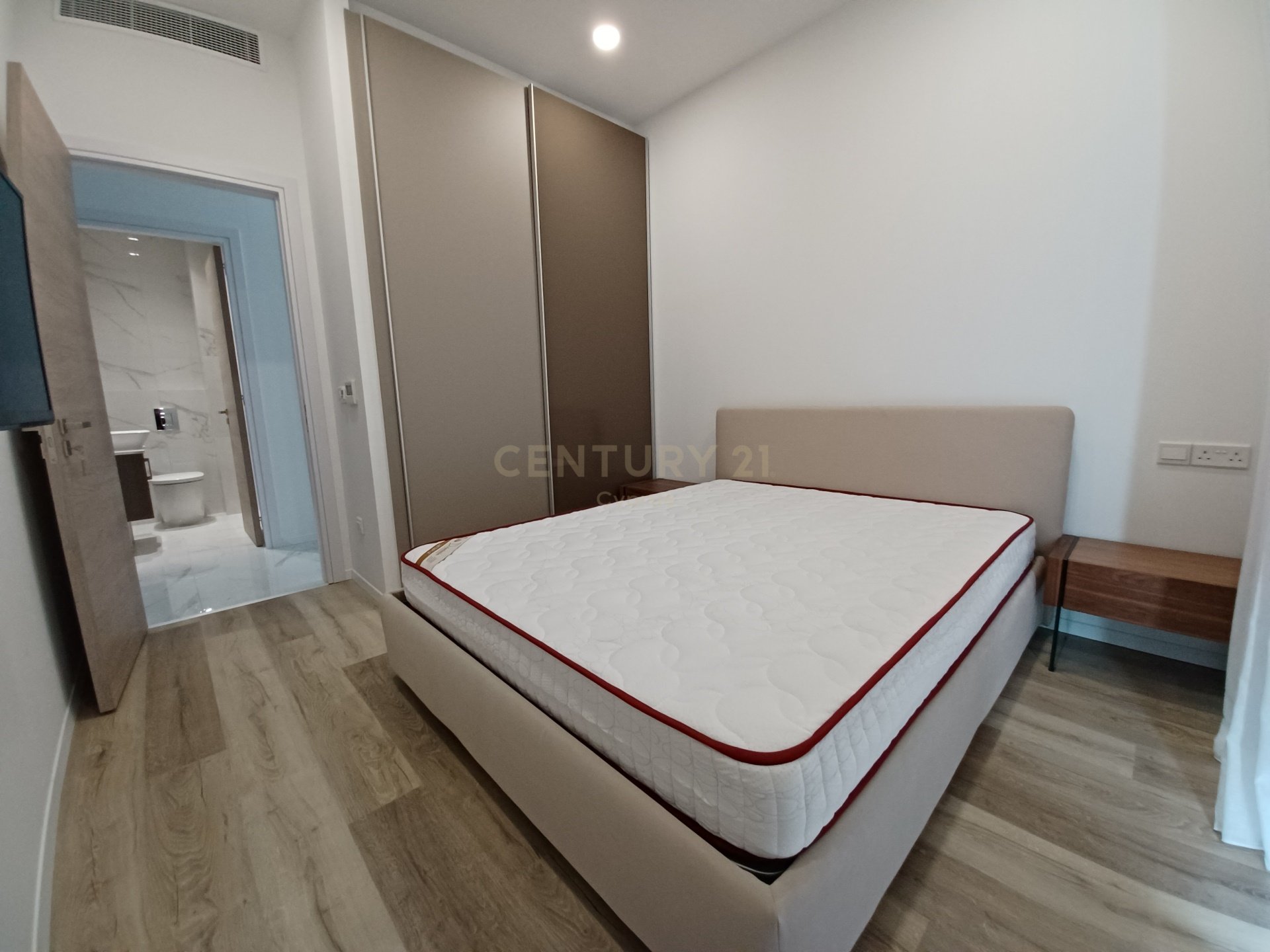 3 bedrooms Apartment in Germasogeia, Limassol, Cyprus No. 29831