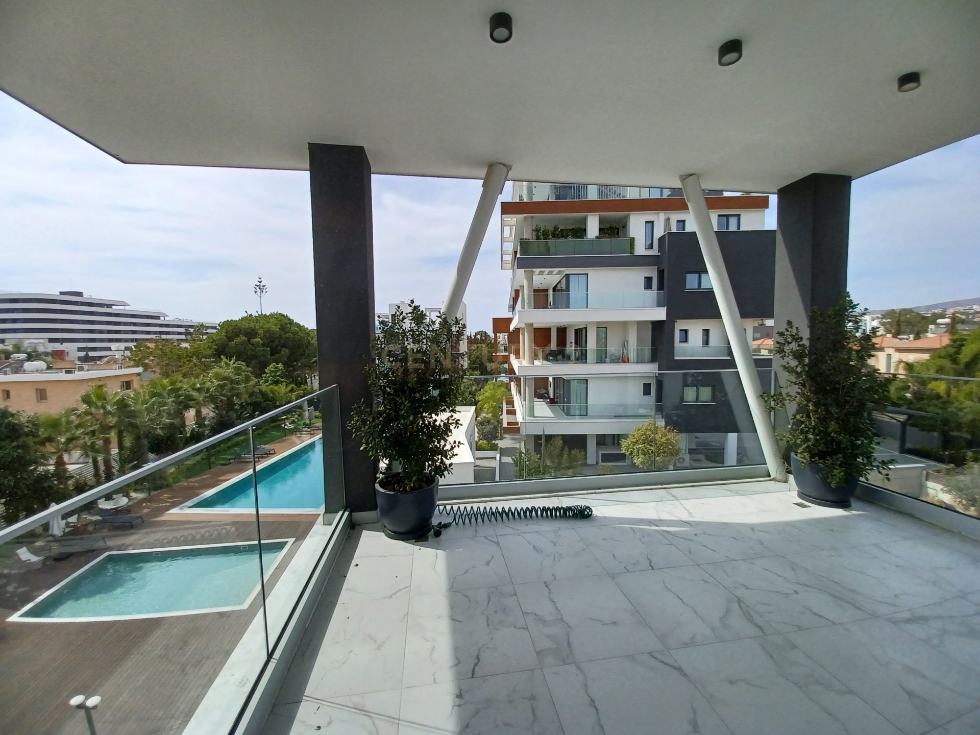 3 bedrooms Apartment in Germasogeia, Limassol, Cyprus No. 29831
