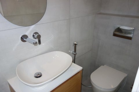 4 bedrooms Villa in Limassol,  No. 38454 6