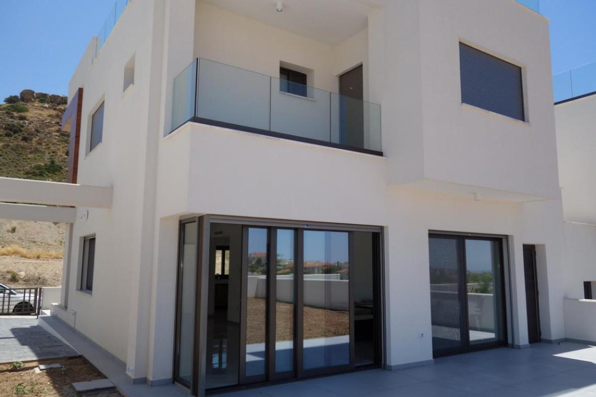 4 bedrooms Villa in Limassol, Cyprus No. 38454