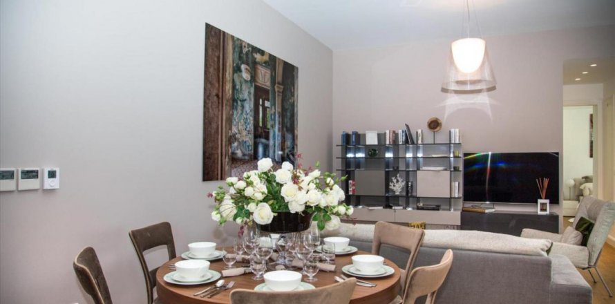 3 bedrooms Apartment in Limassol,  No. 38459