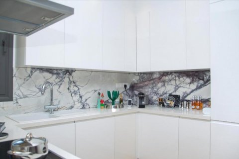 3 bedrooms Apartment in Limassol,  No. 38459 4