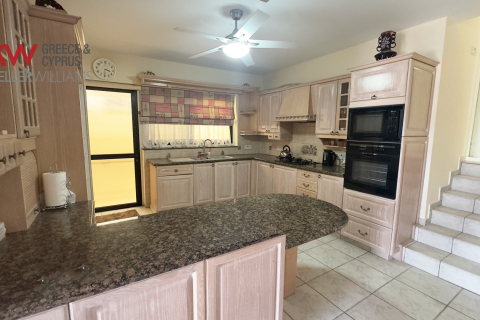 3 bedrooms Townhouse in Larnaca, Larnaka,  No. 39916 4