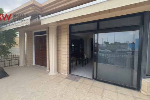 3 bedrooms Townhouse in Larnaca, Larnaka,  No. 39916 2