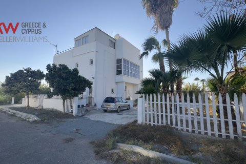 4 bedrooms Townhouse in Livadia, Larnaka,  No. 39917 4