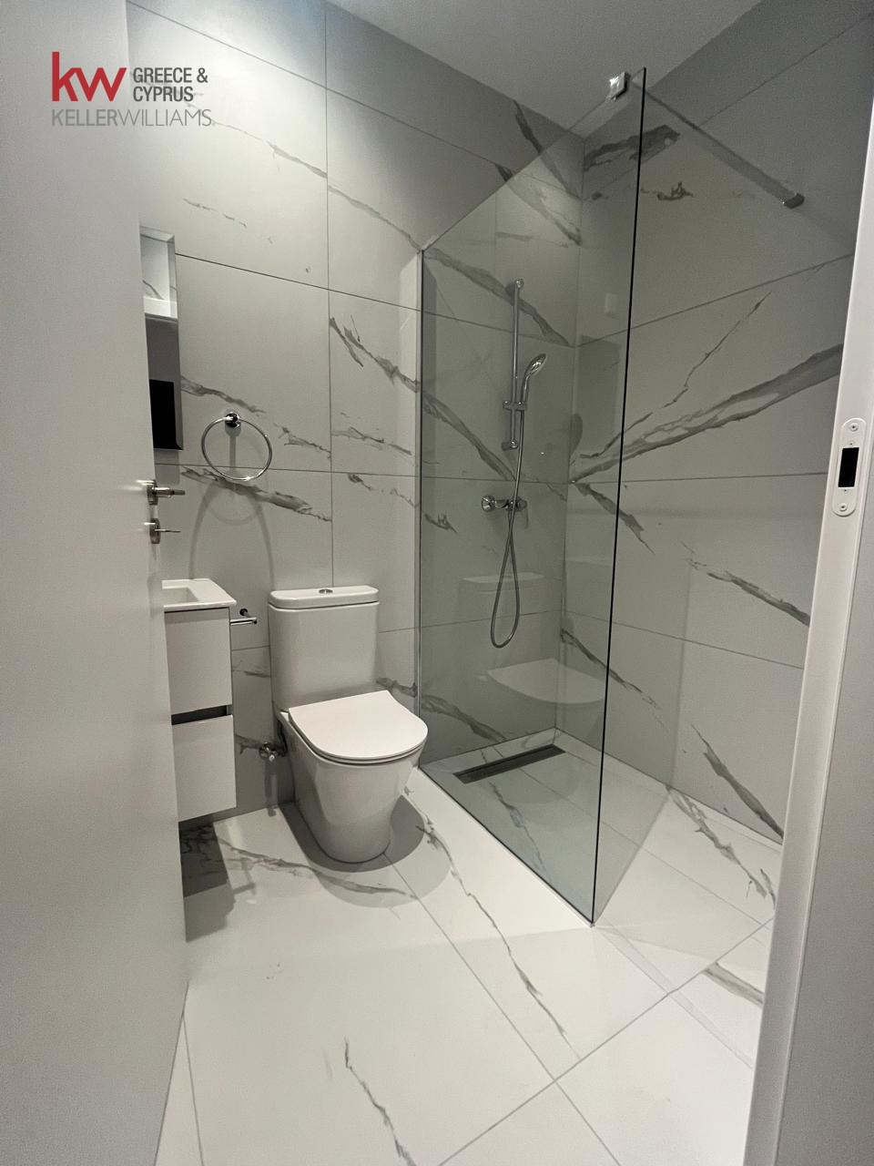 95m2 Apartment in Agios Athanasios, Limassol, Cyprus No. 40535