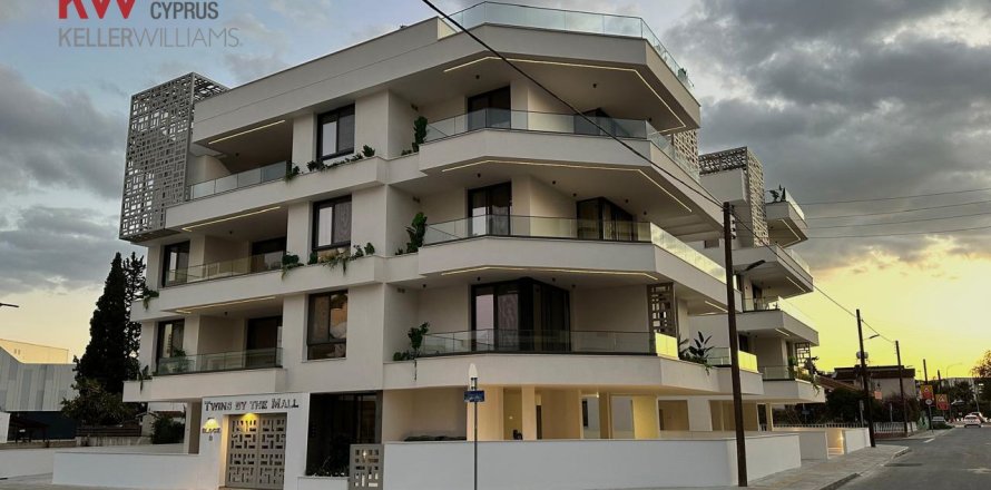 2 bedrooms Apartment in Larnaca, Larnaka,  No. 40404