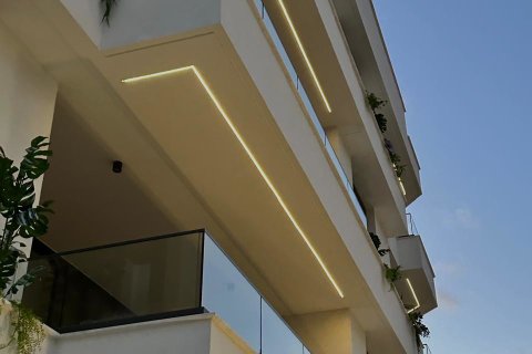 2 bedrooms Apartment in Larnaca, Larnaka,  No. 40404 3