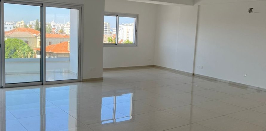 3 bedrooms Apartment in Larnaca, Larnaka,  No. 40406