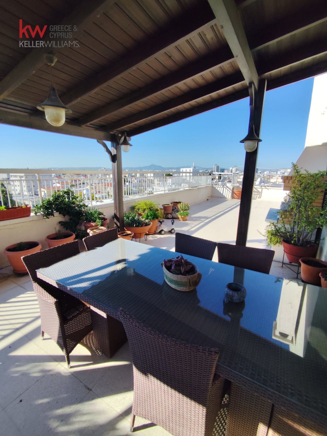 3 bedrooms Apartment in Larnaca, Larnaka, Cyprus No. 40056