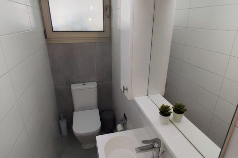 3 bedrooms Apartment in Larnaca, Larnaka,  No. 40056 17