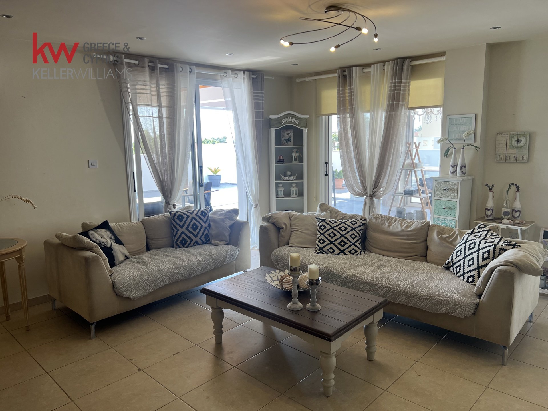 3 bedrooms Apartment in Oroklini, Larnaka, Cyprus No. 40054