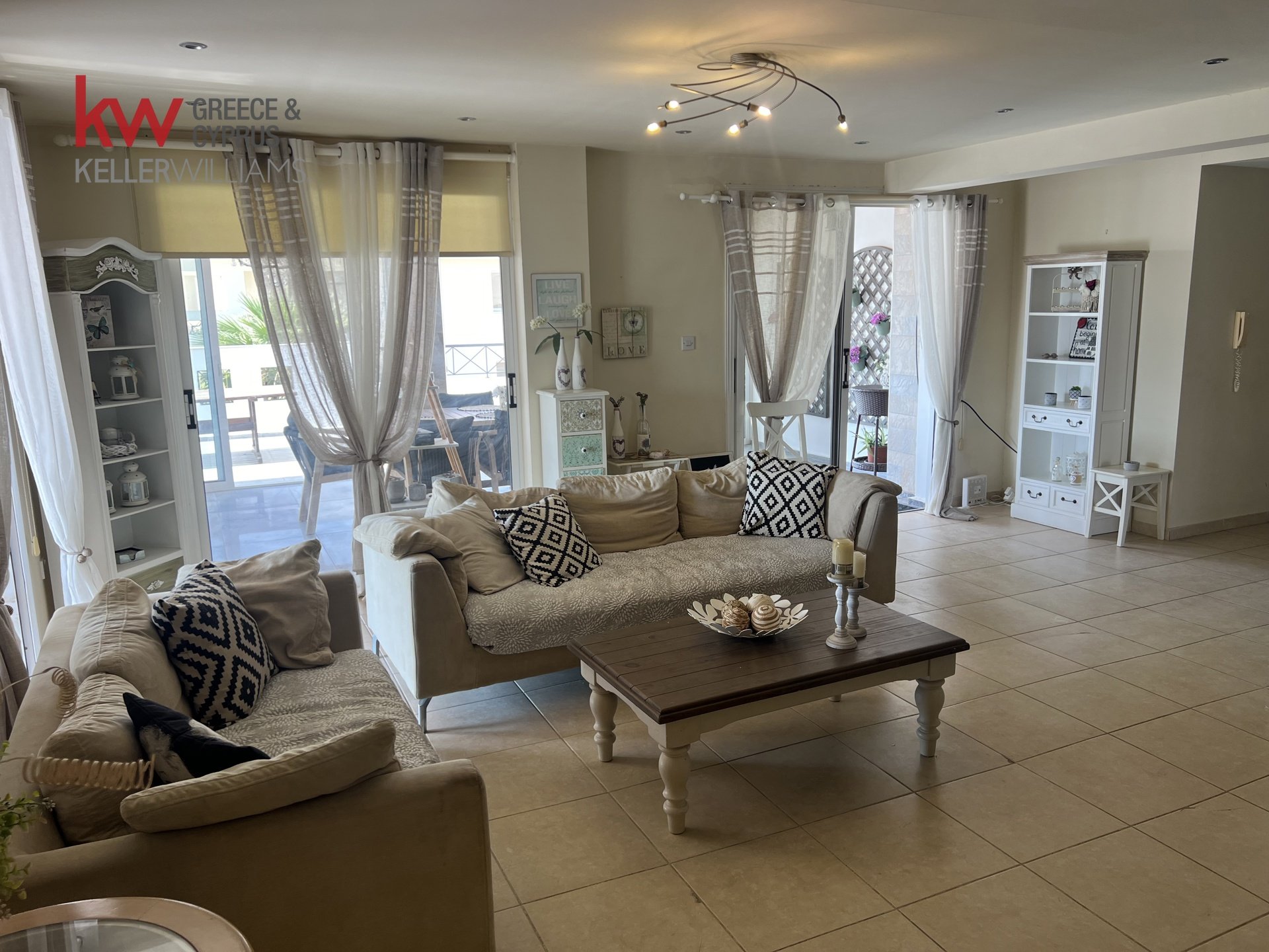 3 bedrooms Apartment in Oroklini, Larnaka, Cyprus No. 40054
