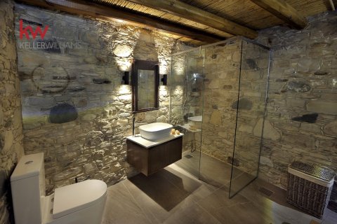 5 bedrooms Villa in Agios Theodoros, Larnaka,  No. 40057 7